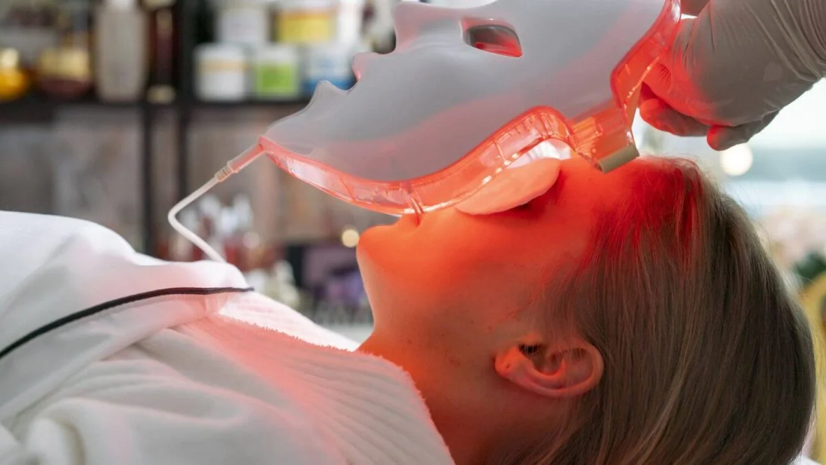 LED фототерапия за лице - какво трябва да знаем